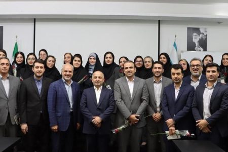 مدیرعامل بیمه دی: بیمه هوشمند با کارکنان خلاق و با دانش، محقق می شود