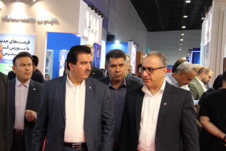 بازدید مدیر عامل بانک رفاه کارگران از نمایشگاه مشهد اینوکس 1404