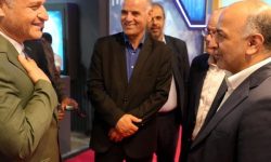 بازدید مدیران ارشد اقتصادی از غرفه بیمه دی در نمایشگاه اینوکس مشهد