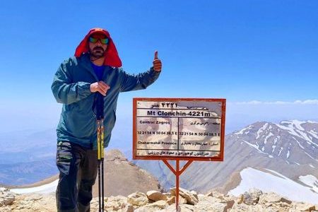 صعود موفق کارگر پرتلاش فولاد اکسین خوزستان به قله کلونچین زردکوه بختیاری
