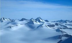 کشف شگفت‌انگیز در قطب جنوب؛ کوه‌های مدفون زیر یخ نمایان شدند