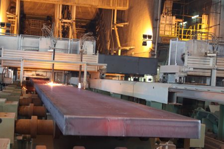 ثبت رکورد تولید تختال فولاد هرمزگان در نیمه نخست امسال