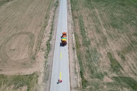 تحول در زیرساخت‌های جاده‌ای همدان با خط‌کشی بیش از ۱۰۰۰ کیلومتر مسیر