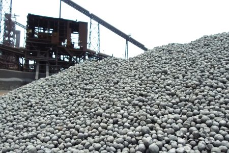 با تامین اقتصادی و پایدار مواد اولیه، پشتیبان خطوط تولید هستیم