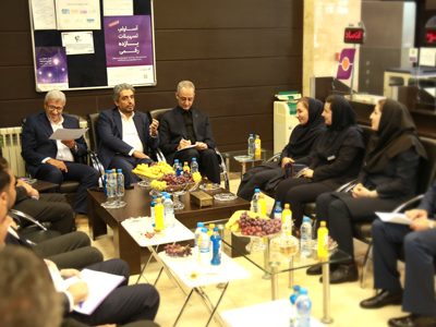 همه ما باید به اندازه سهم خود، در قبال تحقق برنامه‌های بانک مسئولیت پذیر باشیم