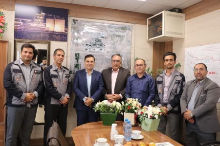 مدیرعامل شرکت آلومینای ایران به مناسبت روز پزشک با پزشکان شرکت دیدار کرد
