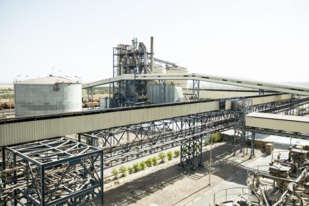 رکوردشکنی تاریخی آلومینای ایران در سه‌ماهه نخست ۱۴۰۴