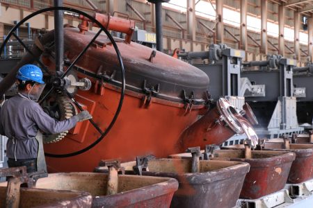 دستیابی به تولید آلومینیوم خلوص بالا برای اولین بار و تداوم تولید آن در شرکت آلومینای ایران