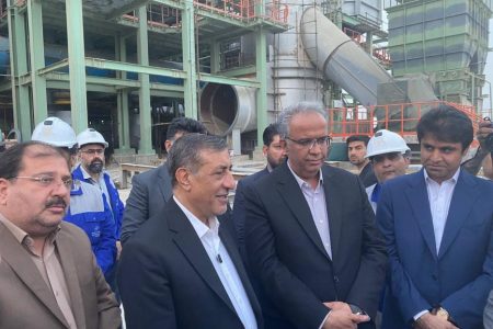 بازدید معاون اجرایی رییس جمهور از طرح های تامین مالی شده توسط بانک صنعت و معدن/ شكوفائی صنایع فولادی و غذائی جنوب شرق كشور در سواحل مكران