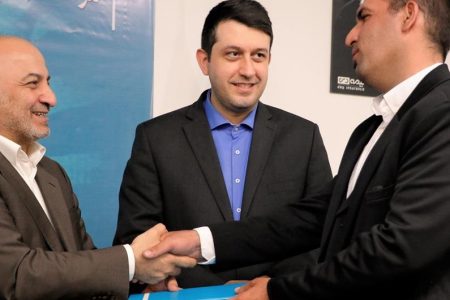 از جاری شدن اشک شوق برنده زنجانی تا باور نکردن برنده شدن شهروند ایلامی/ جوایز برندگان جشنواره عید تا عید بیمه دی اهدا شد