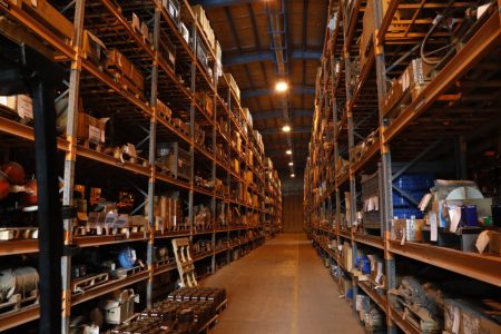 ساماندهی انبارهای قطعات فولاد هرمزگان؛ گامی در مسیر بهره‌وری و کاهش هزینه‌ها