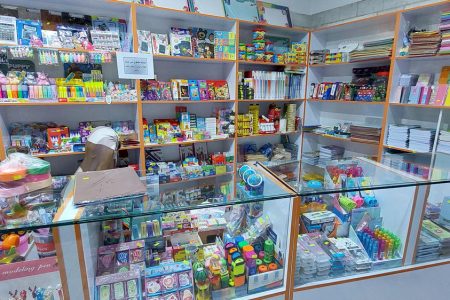 مردم کمتر لوازم‌التحریر می‌خرند و دنبال ارزان‌ترین‌ها هستند