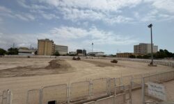 با حمایت شرکت فولاد هرمزگان صورت گرفت؛ آغاز عملیات بازسازی ورزشگاه تختی بندرعباس