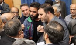 اعتماد مردم با عملکرد صادقانه و کارنامه شفاف بهدست میآید، نه با شعار