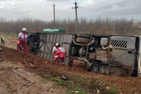 سقوط وحشتناک اتوبوس به دره در جاده دماوند