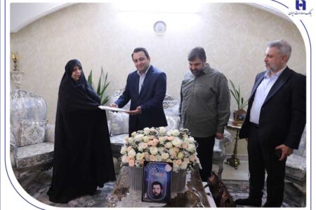 بانک صادرات ایران با تقدیم 96 شهید نماد ایستادگی در کنار مردم است