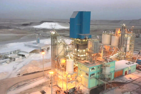 رکوردشکنی شرکت سنگ و فولاد هرمزگان در نیمه نخست سال ۱۴۰۴