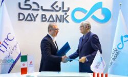 امضای تفاهمنامه همکاری مشترک میان بانک دی و پتروشیمی تخت جمشید