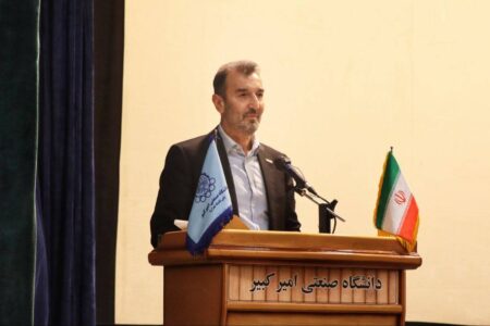 روحیه ماجراجویی، منش متواضع و تعهد ریشه دار به خدمت، دکتر پرورش را ممتاز کرد