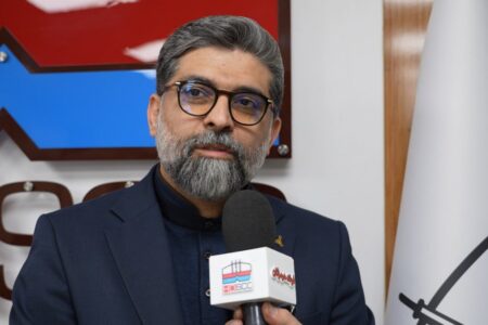 فولاد هرمزگان یک مجموعه کاملا فنی و حرفه‌ای در سطوح مختلف است
