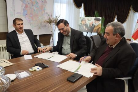 امضای تفاهمنامه همکاری شهرداری همدان و بنیاد مسکن انقلاب اسلامی در اجرای طرح نیم رینگ شمالی