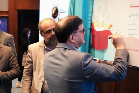 قائم مقام وزیر صمت از بسته بیمه ای «همیار صنعت» بیمه دی رونمایی کرد/راهکار جامع بیمه دی برای مدیریت ریسک صنایع کشور
