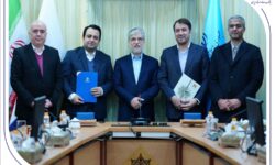تفاهمنامه توسعه همکاری وزارت علوم، تحقیقات و فناوری و بانک صادرات ایران امضا شد / سیمایی صراف: امروز علم و فناوری یک ابزار ضروری برای امنیت کشور است / سیفی: یکی از افتخارات بانک صادرات ایران، خدمت به دانشگاه و عرصه علم است
