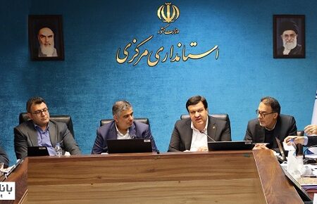 مدیرعامل بانک ملت به نمایندگی از وزیر اقتصاد، در سفر به استان مركزی با مسؤولان استانی و فعالان اقتصادی دیدار و گفتگو كرد
