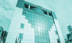 پیگیری مستمر تعهدات و ارائه خدمات در بیمه سینا