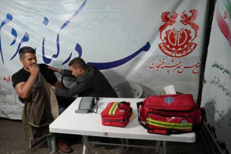 «ایستگاه سلامت»؛ خدمت‌رسانی گروه جهادی شهدای صنعت مس در رفسنجان​