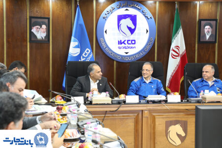 ​بانک تجارت در کنار صنعت خودروسازی کشور ایستاده است
