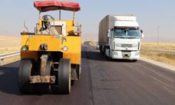 اجرای ۱۲ کیلومتر روکش آسفالت در محور شریانی همدان-قزوین گامی در جهت ارتقای ایمنی و تسهیل تردد