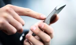 تعرفه هر دقیقه مکالمه با تلفن همراه چقدر است؟