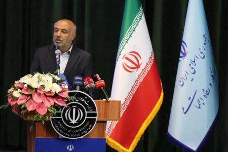 ​با دستور رییس جمهور تبدیل وضعیت نیروهای شرکتی به مستقیم در حال پیگیری است/ به منشور کار، تولید و فرامین رهبر شهید عمل می‌کنیم