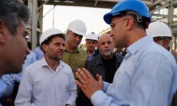 پیگیری میدانی معاون وزیر نفت از روند بازسازی واحدهای پتروشیمی در منطقه ویژه اقتصادی پتروشیمی