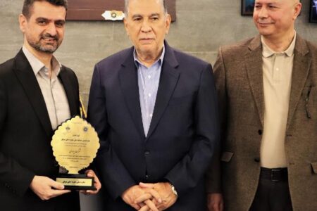 نشان افتخار جشنواره ملی بهره‌وری برای «دی‌دار»/ بیمه دی بر سکوی نخست تحول دیجیتال