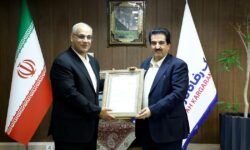 حمایت‌های بانک رفاه کارگران از توسعه اشتغال‌ در کشور، مورد تقدیر وزارت تعاون، کار و رفاه اجتماعی قرار گرفت