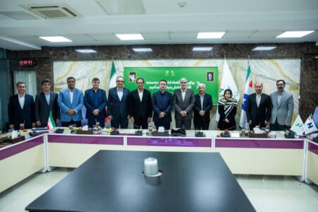 امضای تفاهم‌نامه تامین مالی نوین دانش‌بنیان بین بانک صادرات ایران و صندوق نوآوری و شکوفایی/ سازندگی نوین با تاکید بر اقتصاد دیجیتال دانش‌بنیان؛ نقش محوری نظام بانکی در تثبیت اقتصاد پساجنگ