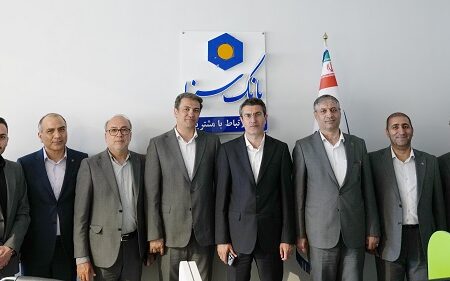 بازدید مدیرعامل بانک سینا از مرکز ارتباط مشتریان؛ تأکید بر تقویت سرمایه انسانی و ارتقای کیفیت پاسخگویی