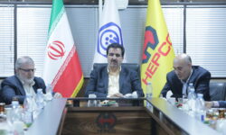 کارگران و بازنشستگان صاحبان اصلی بانک رفاه کارگران هستند
