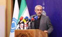 دشمنان همزمان با جنگ نظامی، اقتصاد کشور را هدف گرفتند