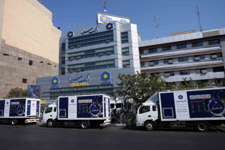 اعزام کاروان خودرویی خودپردازهای سیار بانک سینا به نقاط مرزی کشور به مناسبت اربعین