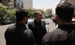 ازدید سرپرست بانک توسعه صادرات ایران از روند آماده سازی موکب خدمت رسانی به زائران مراسم وداع با رهبر شهید