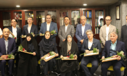 تجلیل مدیرعامل بیمه البرز از پزشکان معتمد به مناسبت روز پزشک