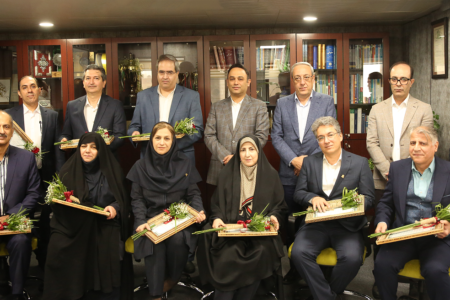 تجلیل مدیرعامل بیمه البرز از پزشکان معتمد به مناسبت روز پزشک