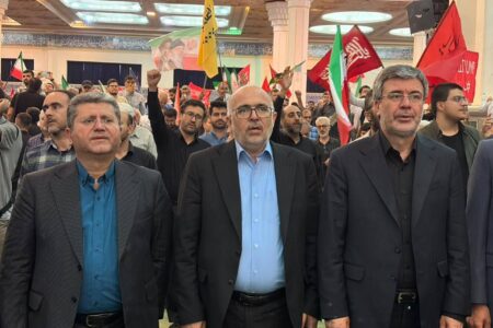حضور مدیرعامل بیمه ایران در مراسم چهلمین روز شهادت امام شهید