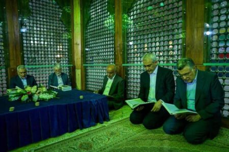حضور وزیر اقتصاد در آیین تجدید میثاق دولت با آرمان‌های امام راحل و شهدا