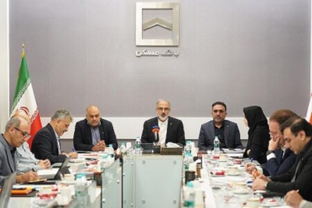 ​دکتر خورسندیان: کاهش ریسک تمرکز منابع و توسعه بازاریابی میدانی، ۲ رکن ارتقای جایگاه بانک مسکن است