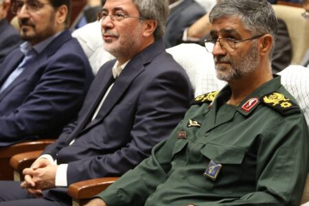 برگزاری همایش بزرگداشت هفته دفاع مقدس در بیمه ایران