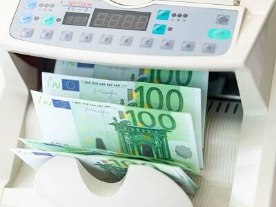 توسعه چشمگیر خدمات ارزی بانک اقتصادنوین